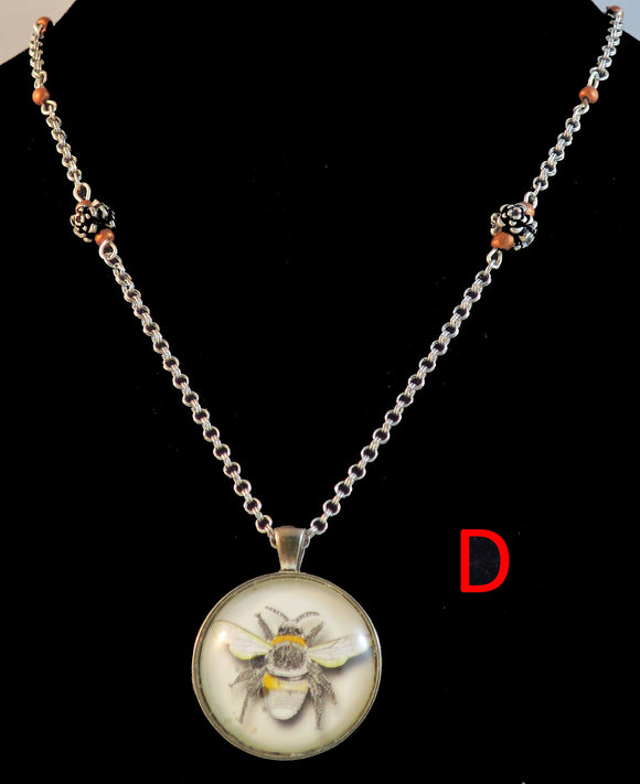 bee pendant necklace